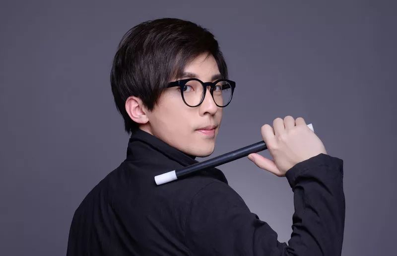 魔术师黄小帅:眼见为虚时间:10月20日(周日) 14:00地点:书香部落二楼