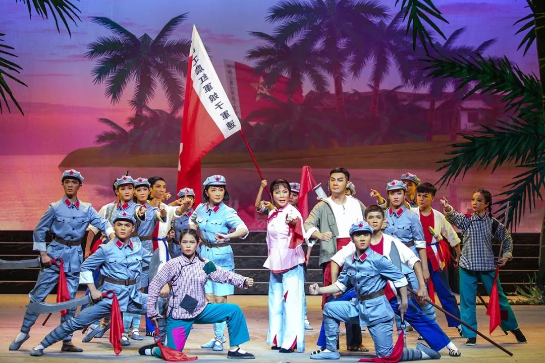 分享现代琼剧红色娘子军15日荣誉上演精彩抢先看