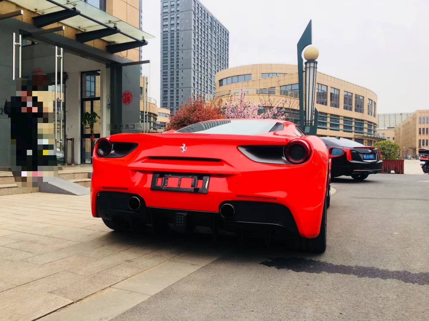 我公司有各种高档车,跑车,越野车,房车等,车型有兰博基尼,法拉利