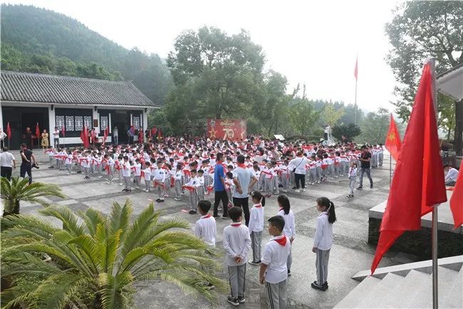 童心向党爱我中华水头二小2019一年级新生入队仪式