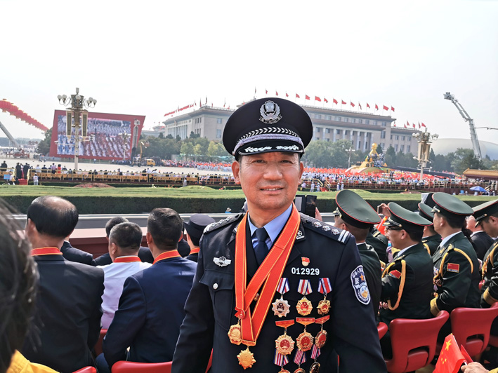 "拆弹专家"张保国:与死神打交道的19年