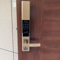 从一开门便能感受到它的智能安全海贝斯指纹锁,入户电子猫眼从入户