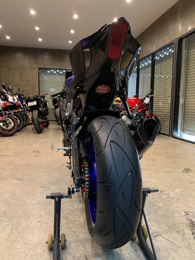 我好像听到了心动的声音雅马哈r6全碳纤维改装