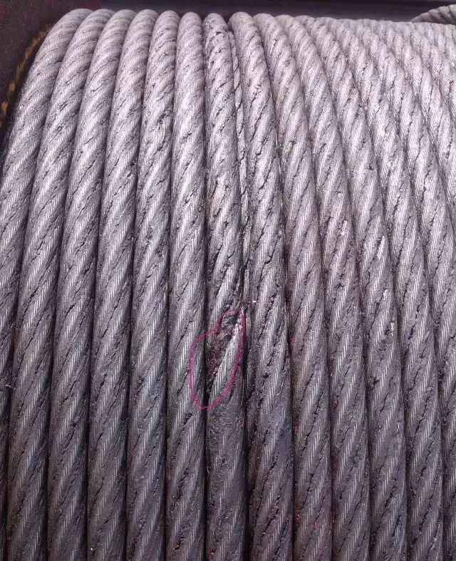 呼市一工地塔吊钢丝绳断裂当场砸死两人钢丝绳常见不合格图片汇总