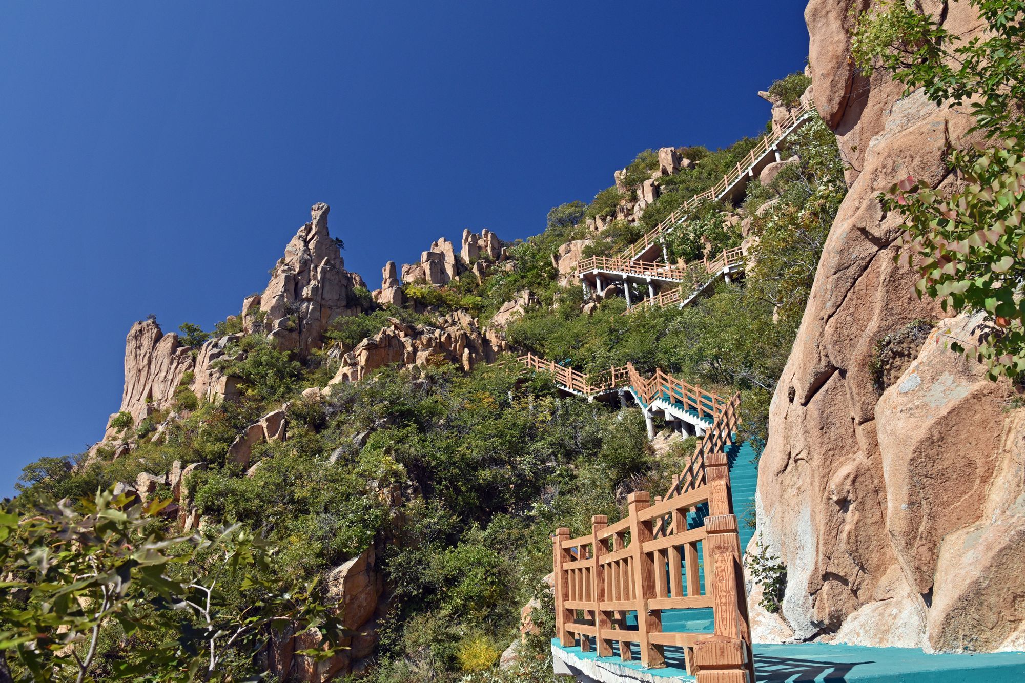 辽宁朝阳大黑山风景区图片