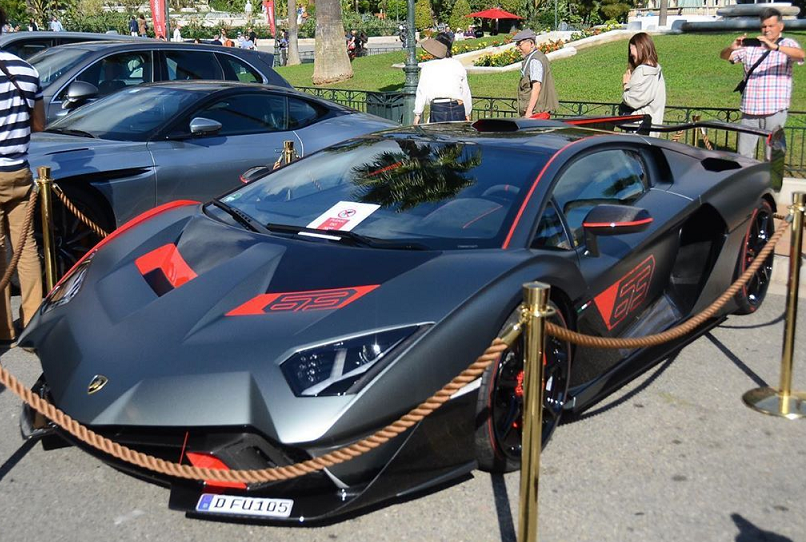 国人定制的唯一款兰博基尼停vip车位在国外上牌少花5000万