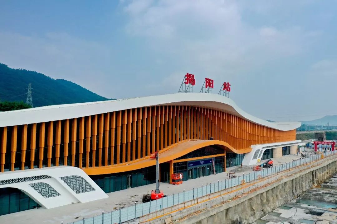 发车啦梅汕高铁正式开通运营车上还能叹潮汕工夫茶