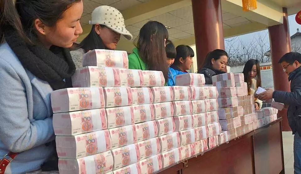 24亿佛山又一土豪村卖地成功人民币垒成墙每股分红