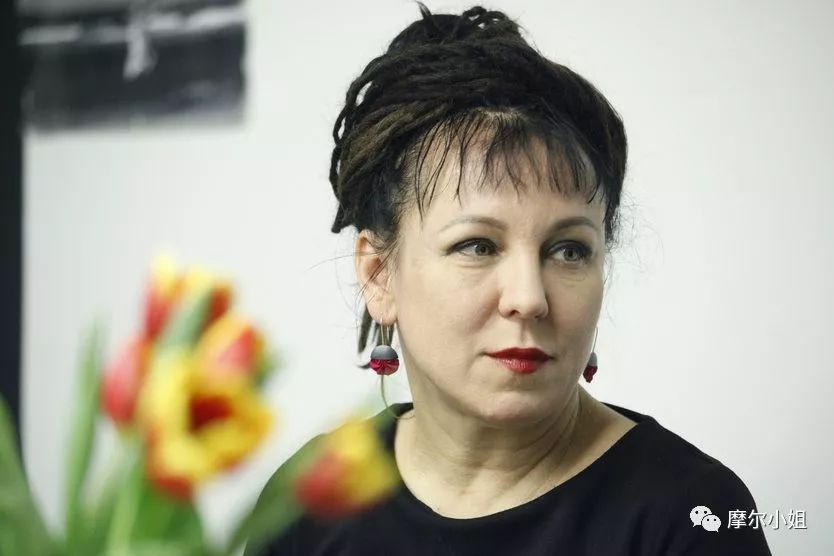 为背景的《世界陵墓中的安娜·英》,它的女主是战争与丰收女神伊南娜