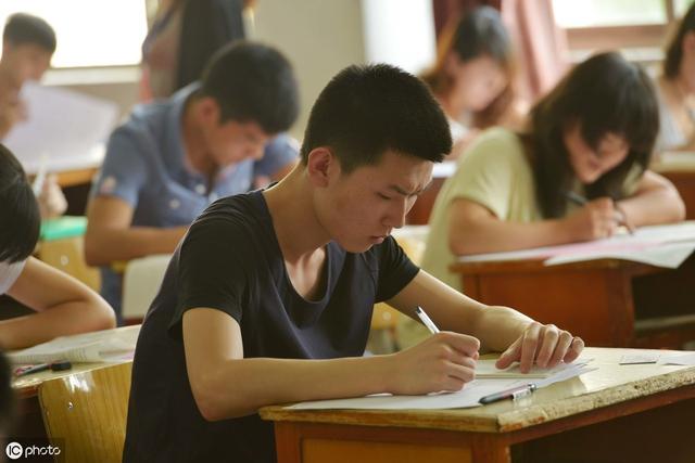 大家在公考笔试中申论作答应注意的15个问题解决了这些申论不再难