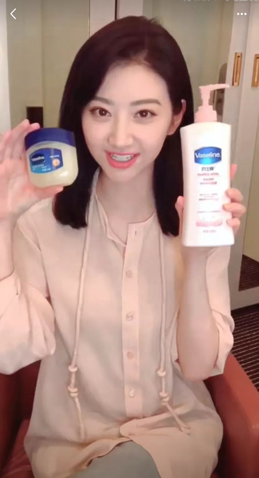 原创拥有牛奶皮肤的景甜只有白那你可就太天真了