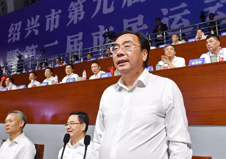 市委书记马卫光宣布开幕这次盛况空前的开幕式吧!