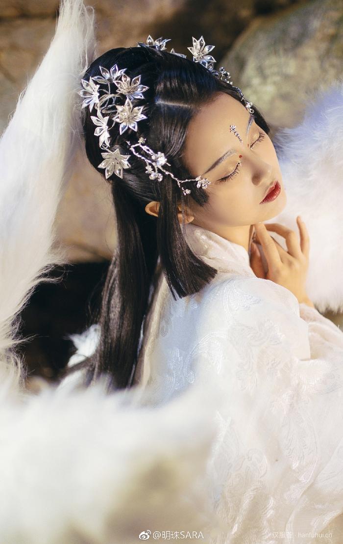 汉服别说话这只狐狸真的很美