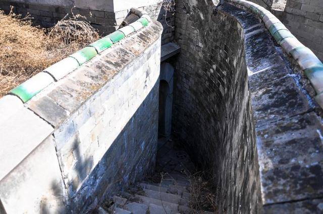 直到1981年,清东陵文物保管所打开并清理纯惠皇贵妃地宫,才找到了这些