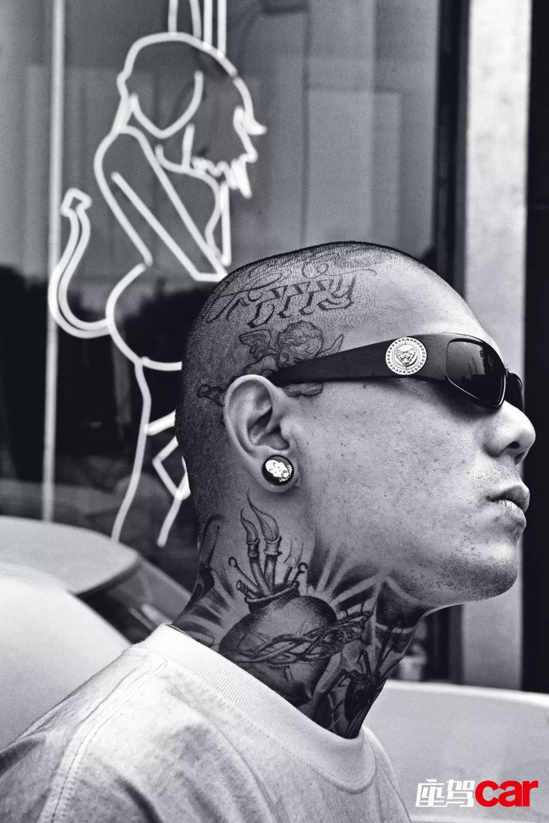 chino loco gold tatoo团队为郭鑫绘制的这台mustang艺术车,是为今年4