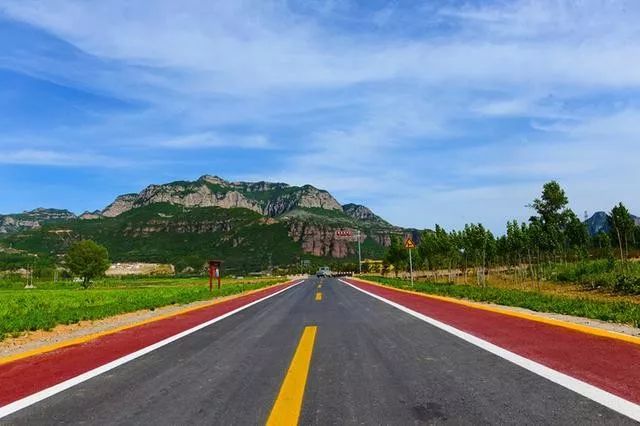 易县这条道路获得了省美丽农村精品示范路的称号你走过吗