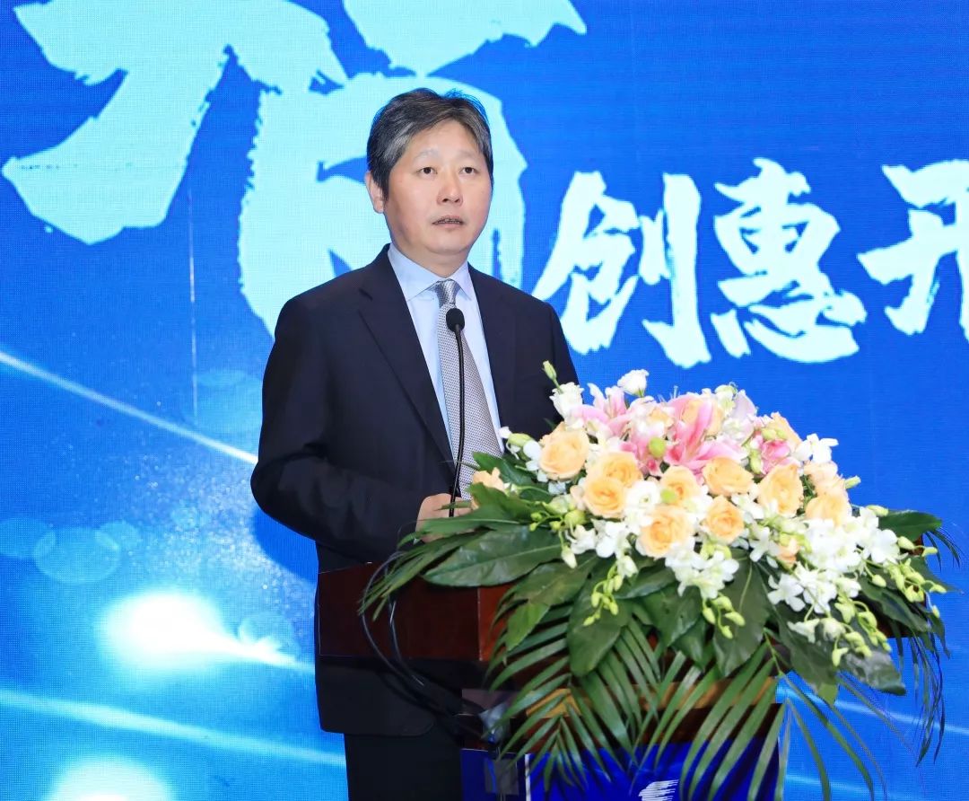 惠山区委常委,开发区管委会主任曹文彬,惠山区人民政府副区长何国清