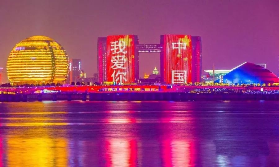 这些瞬间我感受到祖国的强大