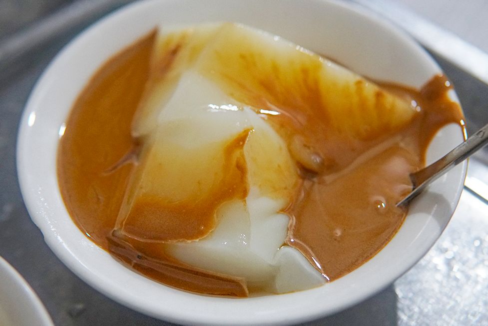 吃完了李老三油炸快开门了,打车去苏稽吃徐凉糕,才3-4元一碗好便宜