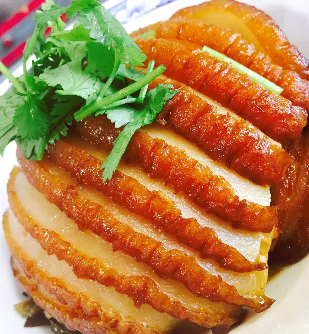 合碗虎皮肉从厨十六年,师从国宝级药膳大师杨志智师傅;中国(亳州)药膳