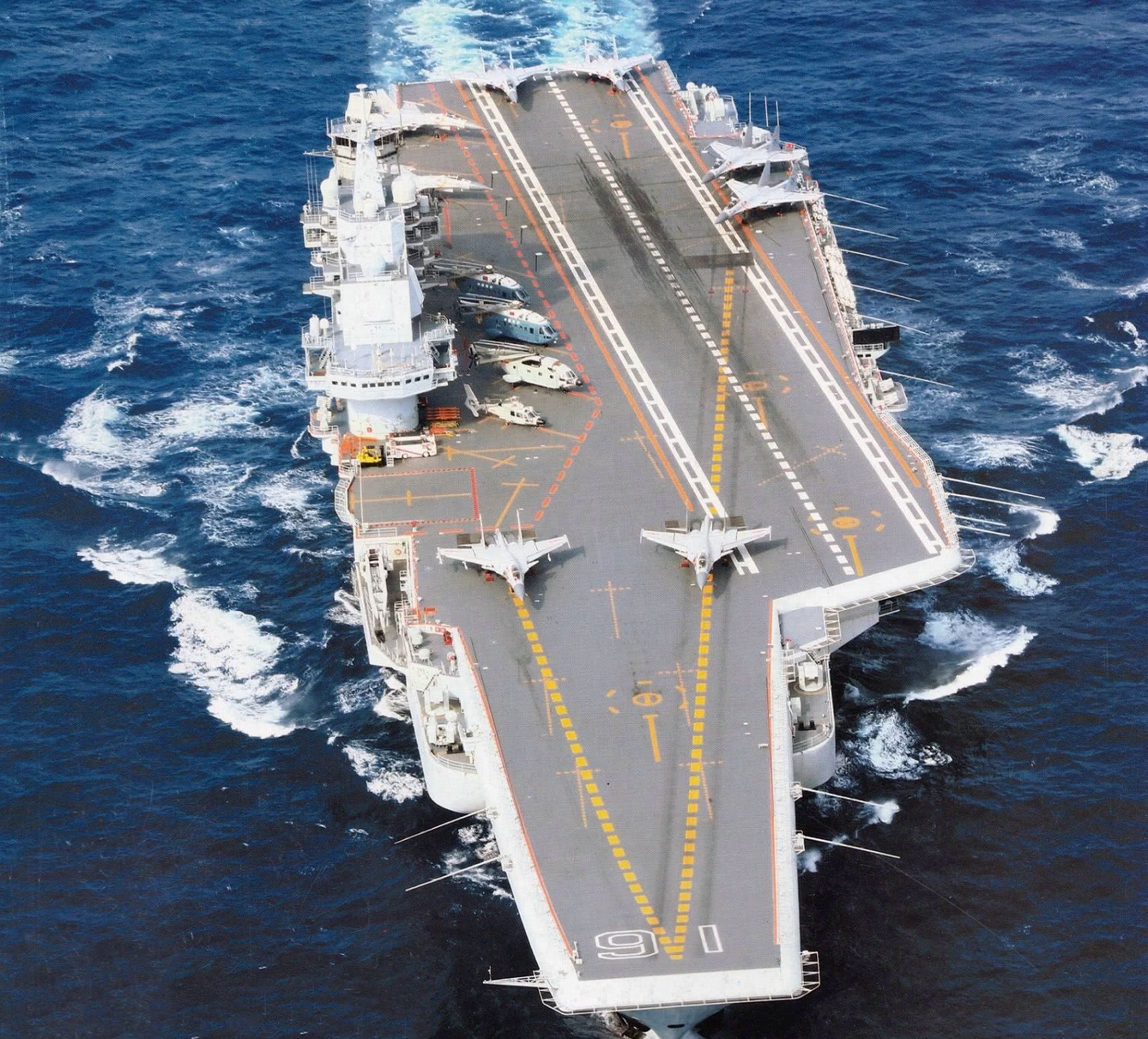 原创歼-20能够滑跃起飞,展出模型与宣传片中,暗示的都是威龙上舰