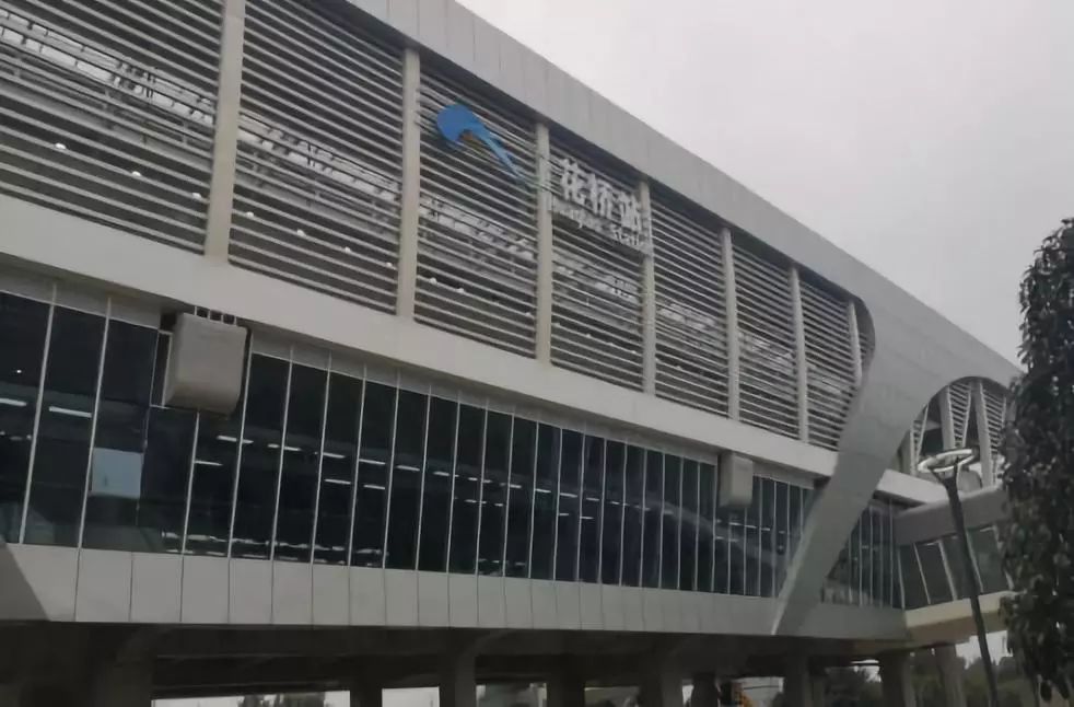 迎来阶段性的进展成都地铁10号线二期近日其中地下站5座,高架站5座