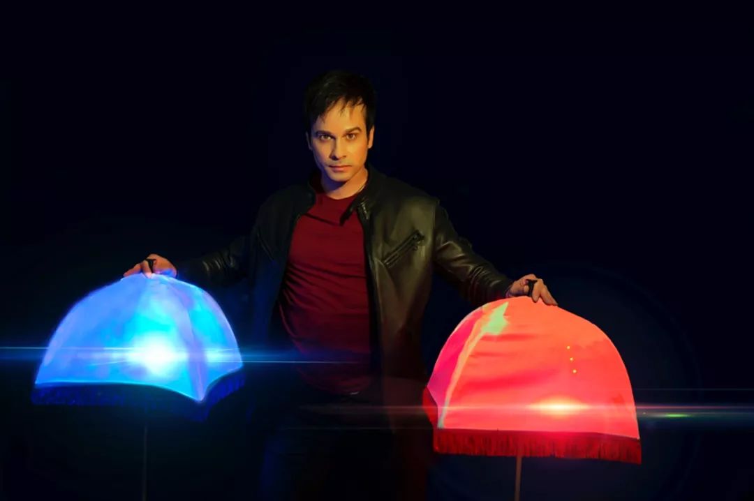 赏析恐怖魔术吓得我晚上都不敢看魔术