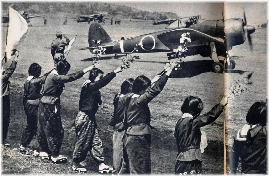 二战日本神风特攻队图片