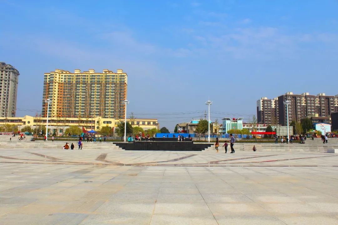 摄影冠县冠县又多了一个休闲大广场带ta到广场走一走吧