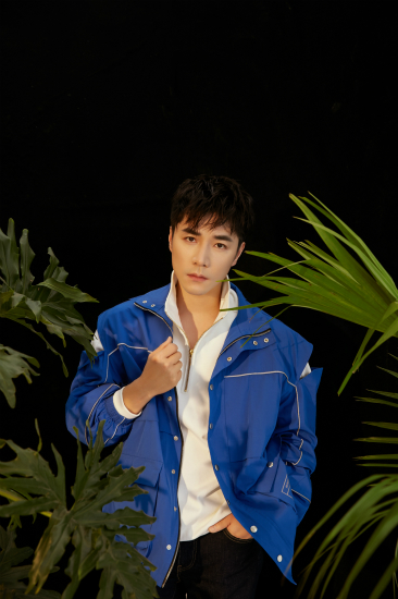 今日,华语流行男歌手邓靖弘个人全新单曲《我也不寂