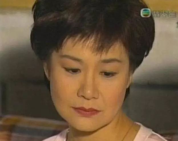 在1982年罗冠兰在香港话剧团担任首席女演员,出演的话剧《罗密欧与茱