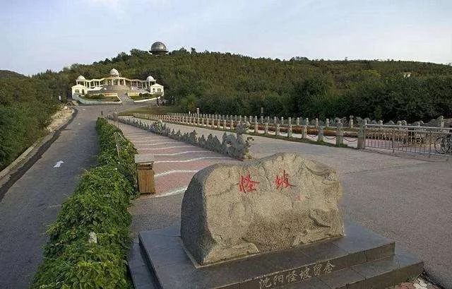探秘自然奇观——怪坡响山嗡顶