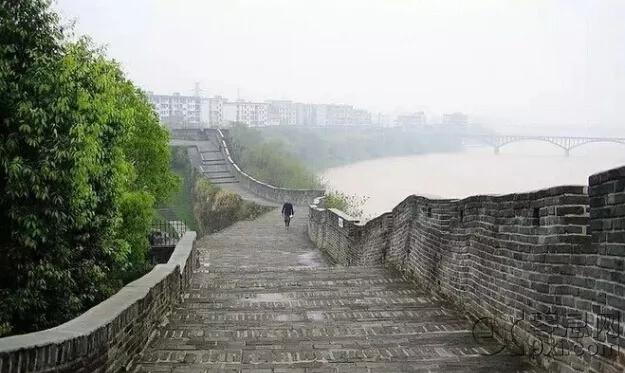 古城墙通天岩古浮桥七里镇窑周屋坞龙窑遗址郁孤台 钟敏 摄宋城公园