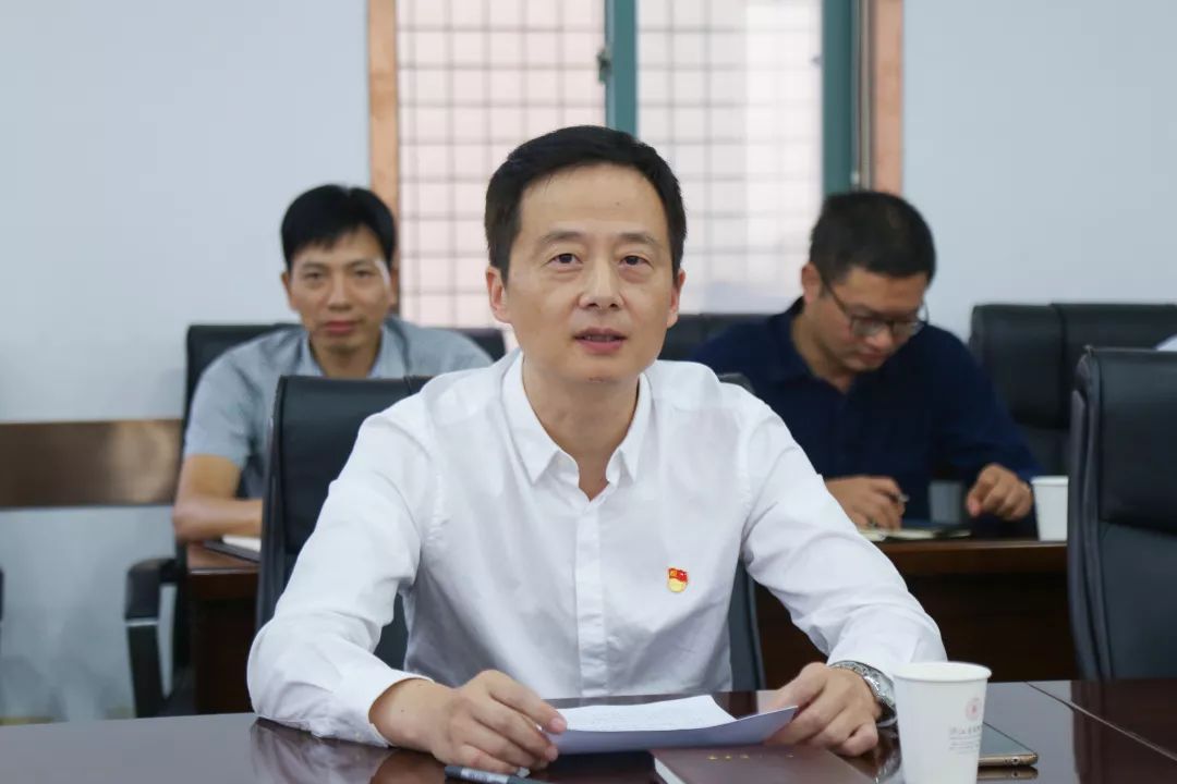 顾在响出席并讲话,局党委副书记,东阳中学党委书记,校长杜新阳参加,局