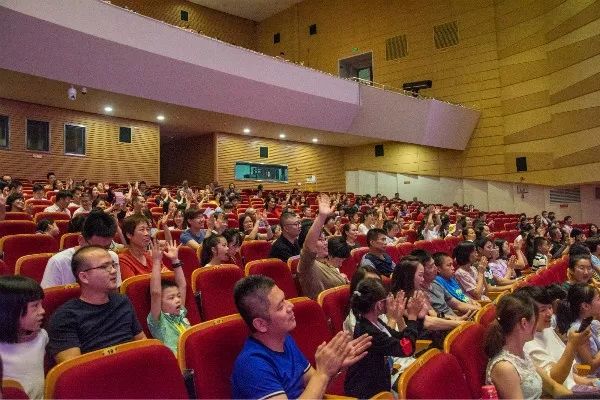 【文化惠民】民乐盛会!紫凤中国女子乐团绚丽演绎"中国风"