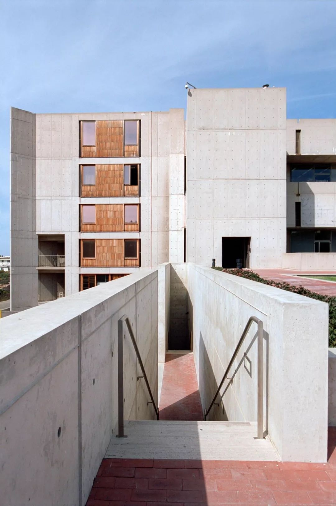 【经典】路易斯·康 | 萨尔克生物研究所_建筑