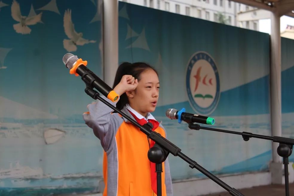 浮来春小学活力田径相拥金秋日照市浮来春小学田径运动会