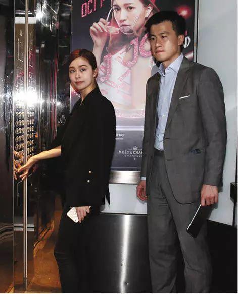 文咏珊意大利古堡办婚礼,现场比前闺蜜杨颖还奢华_吴启楠