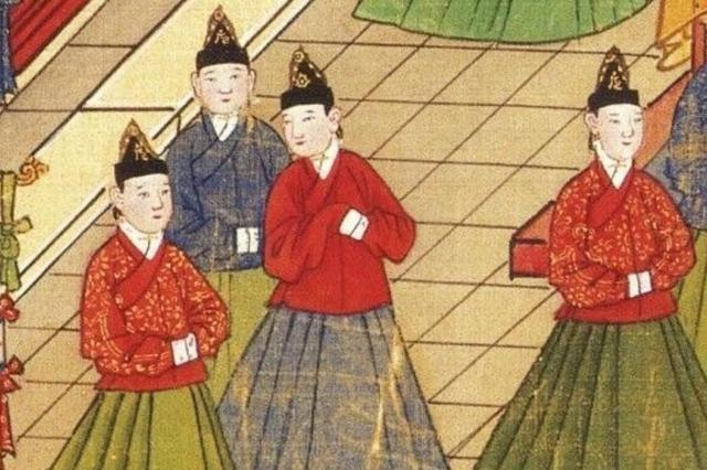 秋冬一条百褶裙就够了,照身材选择版型和搭配,让你美得更有魅力