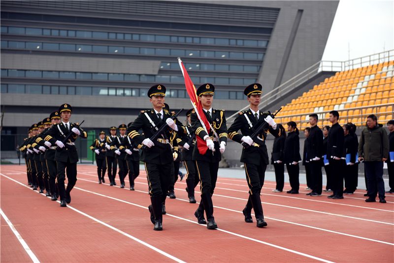 英姿勃发沪上37所高校国旗护卫队的风采一览