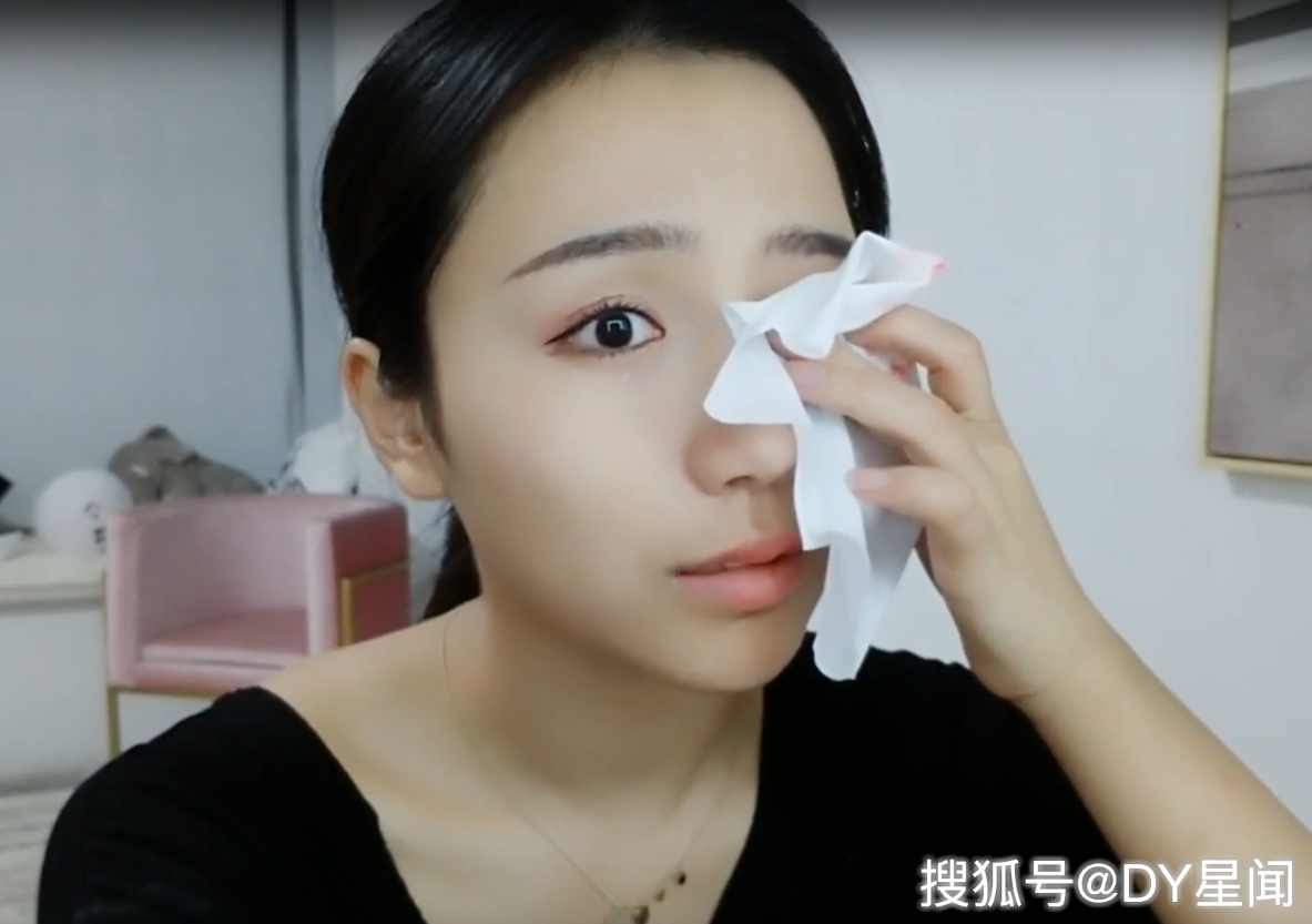小深深儿素颜