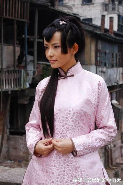 是温柔贤惠的形象,而在演《末代皇妃》中饰演日本间谍川岛芳子,展现了