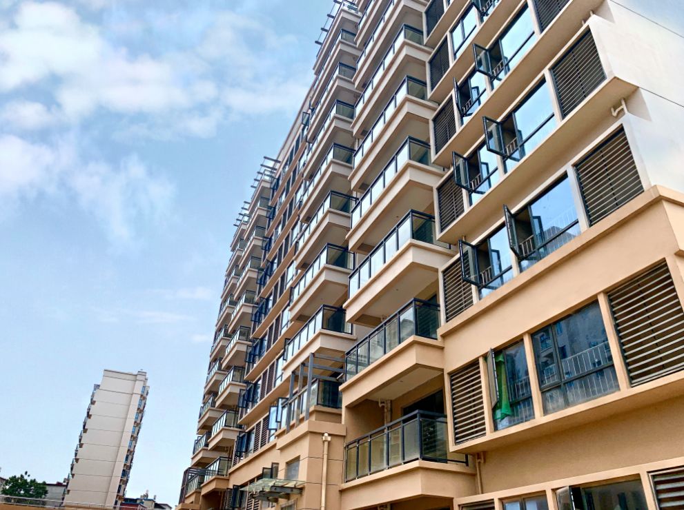 一改人们对安置房外观简单朴素的看法,但从颜值来看丝毫不比一些商品