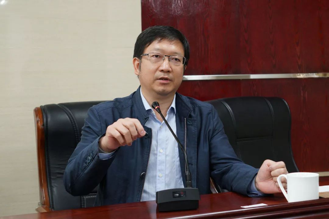 陈联国校长讲话陈校长代表全校师生向离退休教职工表示节日的祝贺