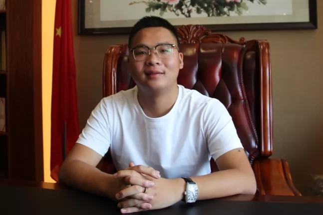 封面企业家|罗旭强:90后掌门人的三重身份_管理