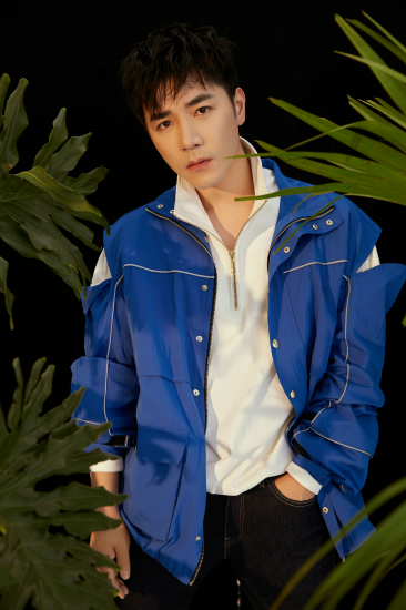 今日,华语流行男歌手邓靖弘个人全新单曲《我也不寂