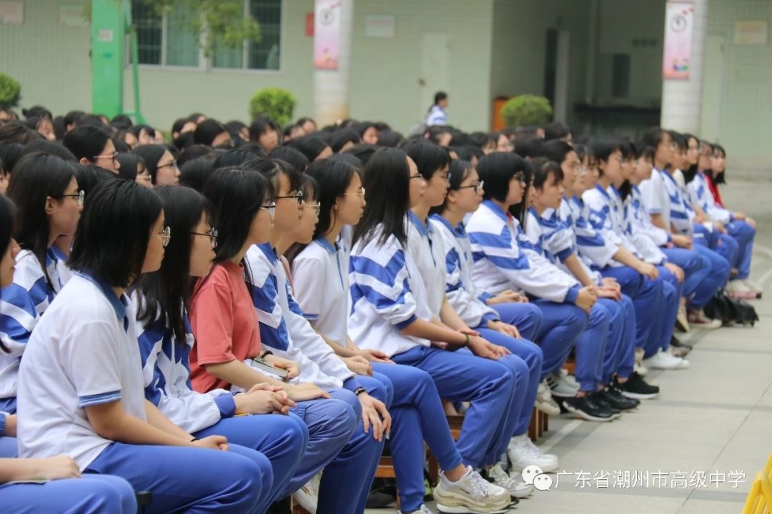 潮高夏裝校服比較簡潔,10,潮州市高級中學使得潮陽一中比其他學校多了