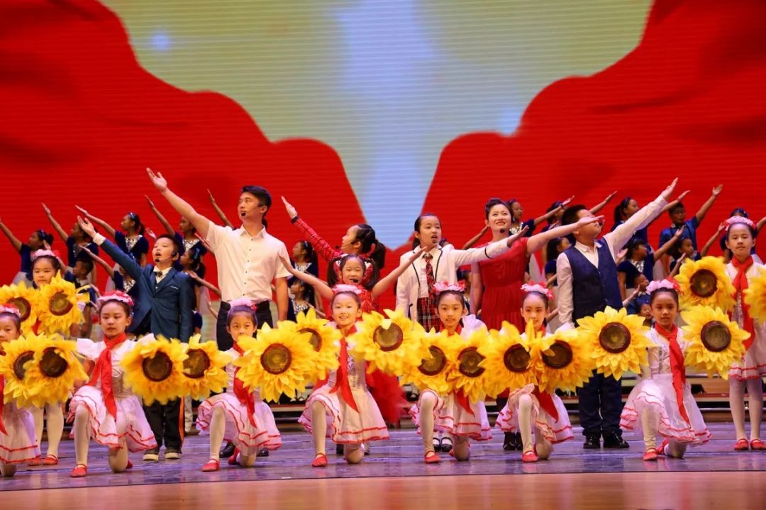 单位:哈尔滨市花园小学校《致敬我们的小英雄》【第一篇章】红色基因