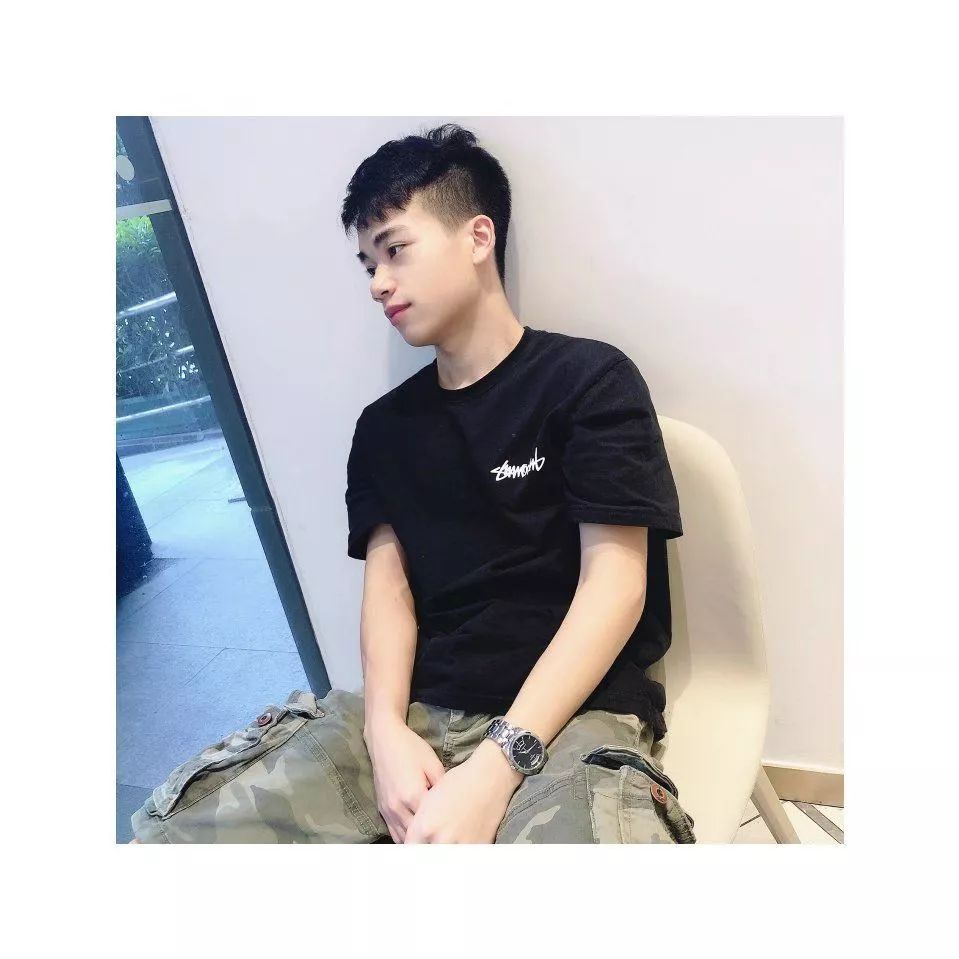 17市场营销籍贯:广东潮汕描述一下被卖人:六块腹肌,单手开捷豹xf喜欢