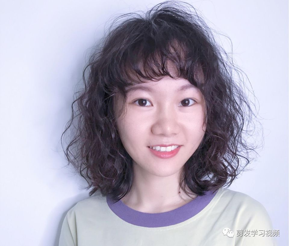 今年流行"烫全头"